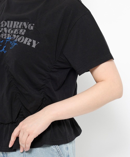 LOWRYS FARM(ローリーズファーム)の「シャーリングプリントTEE 668086(Tシャツ/カットソー・レディース・ホワイト/ブラウン/ブラック・FREE)」の8枚目の写真