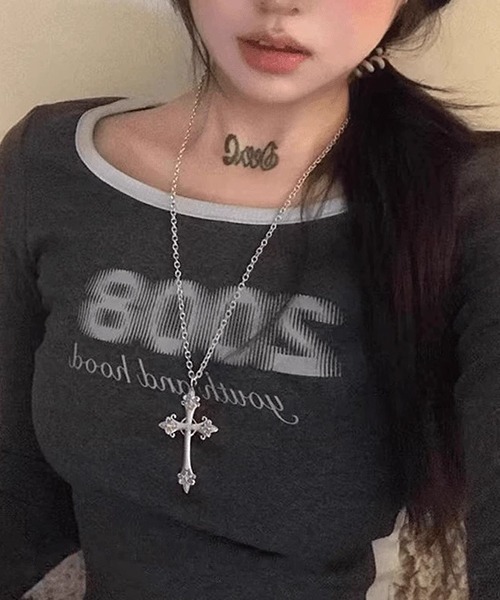 NO WAY（ノーウェイ）の「/Bz/クロスネックレス シルバーネックレス / ゴシッククロス Y2K 韓国 古着MIX ストリート アクセサリー ユニセックス(DAY)（ネックレス・レディース・シルバー・FREE）」の2枚目の写真