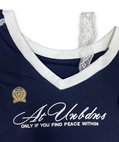 NANEA(ナネア)の「レース切替 Vネック カレッジロゴTシャツ(Tシャツ/カットソー・レディース・ライトグレー/ネイビー・MEDIUM)」の6枚目の写真