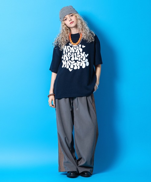 a.p.o.v.（エーピーオービー）の「a.p.o.v. ポップアートロゴメッセージサマーニットオーバーサイズTシャツ（Tシャツ/カットソー・メンズ・ネイビー/ホワイト/ブラック・ONESIZE）」の5枚目の写真