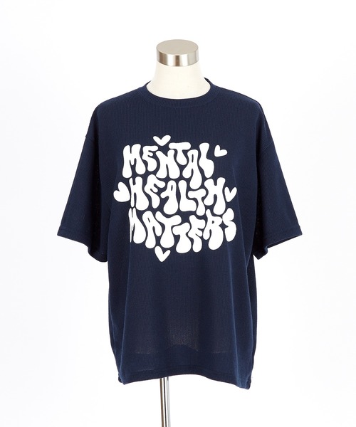 a.p.o.v.（エーピーオービー）の「a.p.o.v. ポップアートロゴメッセージサマーニットオーバーサイズTシャツ（Tシャツ/カットソー・メンズ・ネイビー/ホワイト/ブラック・ONESIZE）」の12枚目の写真