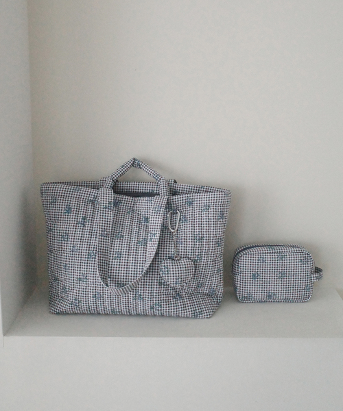 SLOBE IENA(スローブイエナ)の「《WEB限定/追加》Margaux Dereume × SLOBE キルティングトートバッグ(トートバッグ・レディース・ブラック/スカイブルー・FREE)」の10枚目の写真