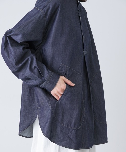 かぐれ(カグレ)の「デニムプルオーバーシャツ(シャツ/ブラウス・レディース・インディゴブルー・FREE)」の12枚目の写真