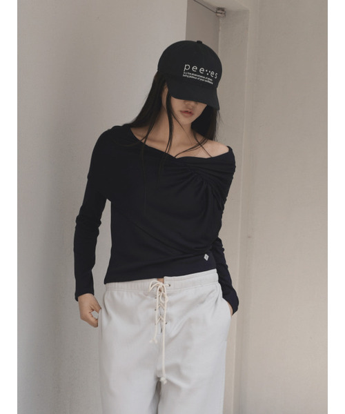 PEEVES PEEVES(フィブス フィブス)の「Drape Long Sleeve Top / Navy(Tシャツ/カットソー・レディース・その他・OS)」の2枚目の写真