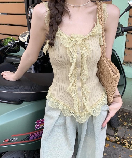 SHEPP(シープ)の「レースフリルリブ前ボタンニットタンクトップ ノースリーブ(カーディガン/ボレロ・レディース・イエロー/ブラック/アイボリー・F)」の3枚目の写真