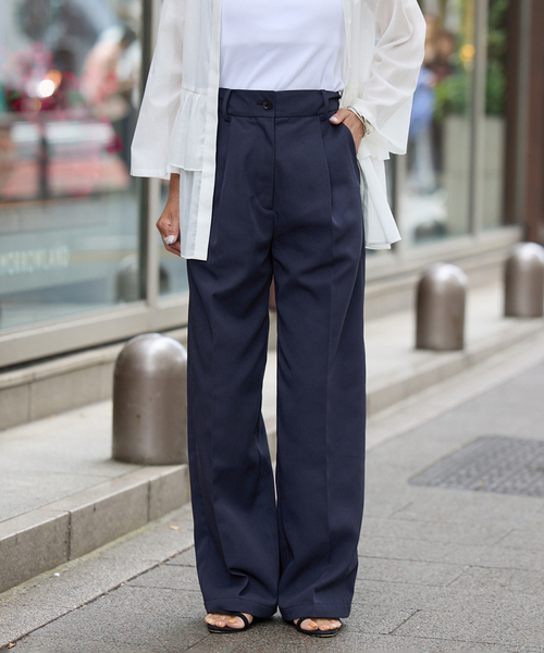 VERMEIL par iena(ヴェルメイユパーイエナ)の「《手洗い可》チノライクタックワイドパンツ(チノパンツ・レディース・ホワイト/ネイビー・38/36/40)」の6枚目の写真