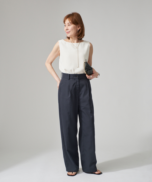 VERMEIL par iena(ヴェルメイユパーイエナ)の「《手洗い可》チノライクタックワイドパンツ(チノパンツ・レディース・ホワイト/ネイビー・38/36/40)」の7枚目の写真