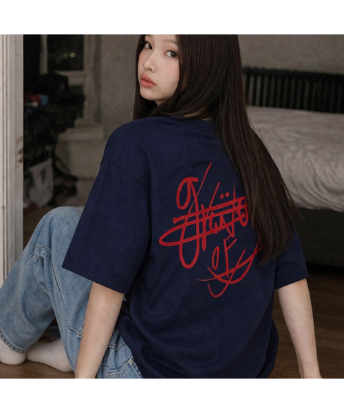GRAVER（グレーバー）の「[ユニセックス]サインブルーレタリングバックロゴ半袖Tシャツ_2カラー（Tシャツ/カットソー・レディース・ネイビー/ホワイト・SMALL/MEDIUM/LARGE）」の2枚目の写真