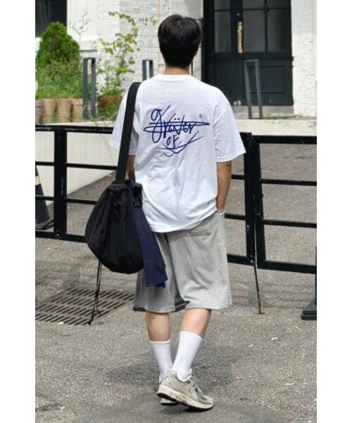 GRAVER（グレーバー）の「[ユニセックス]サインブルーレタリングバックロゴ半袖Tシャツ_2カラー（Tシャツ/カットソー・レディース・ネイビー/ホワイト・SMALL/MEDIUM/LARGE）」の14枚目の写真