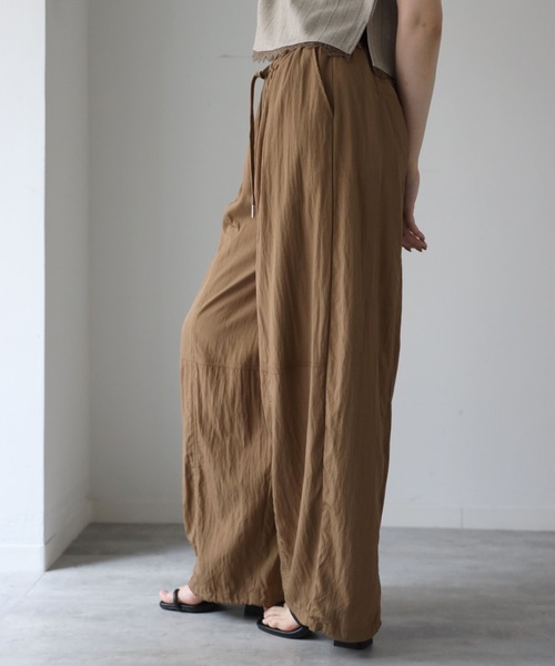 YENNA（イェンナ）の「カーブボリュームパンツ（その他パンツ・レディース・ブラック/ブラウン/グレイッシュベージュ・FREE）」の10枚目の写真