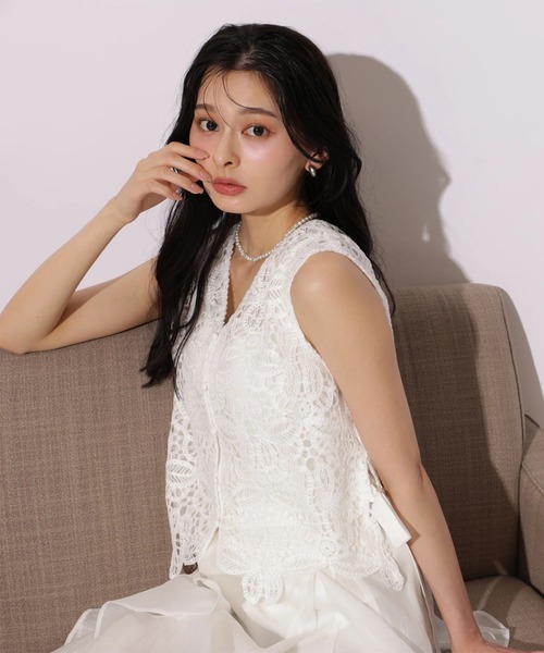 新品♡アプワイザーリッシェ♡カットワーク刺繍ブラウス♡ホワイト Apuweiser-riche（アプワイザーリッシェ）の「カットワーク刺繍