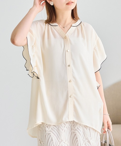 LAVEANGE(ラビアンジェ)の「ジョーゼットバイカラーブラウス|配色ラインで魅せる大人のとろみブラウス/ON・OFF兼用/半袖/きれいめ/洗える(シャツ/ブラウス・レディース・ブラック/オフホワイト・M/LL/3L/4L/5L)」の2枚目の写真