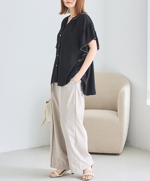 LAVEANGE(ラビアンジェ)の「ジョーゼットバイカラーブラウス|配色ラインで魅せる大人のとろみブラウス/ON・OFF兼用/半袖/きれいめ/洗える(シャツ/ブラウス・レディース・ブラック/オフホワイト・M/LL/3L/4L/5L)」の10枚目の写真