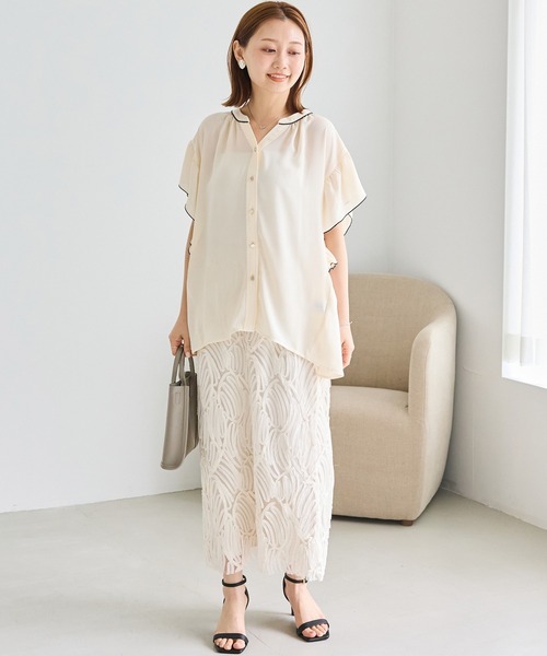 LAVEANGE(ラビアンジェ)の「ジョーゼットバイカラーブラウス|配色ラインで魅せる大人のとろみブラウス/ON・OFF兼用/半袖/きれいめ/洗える(シャツ/ブラウス・レディース・ブラック/オフホワイト・M/LL/3L/4L/5L)」の17枚目の写真
