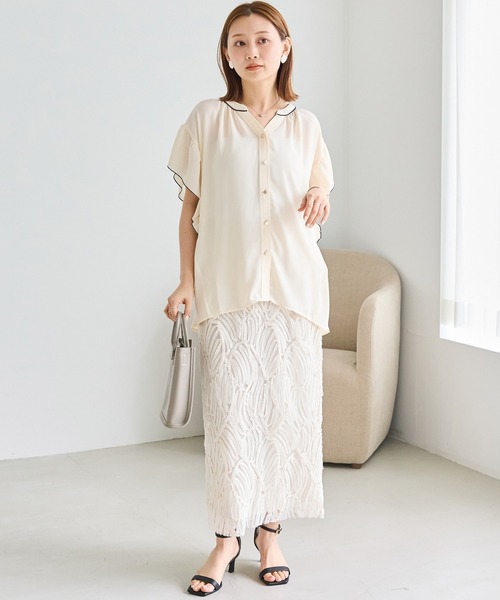 LAVEANGE(ラビアンジェ)の「ジョーゼットバイカラーブラウス|配色ラインで魅せる大人のとろみブラウス/ON・OFF兼用/半袖/きれいめ/洗える(シャツ/ブラウス・レディース・ブラック/オフホワイト・M/LL/3L/4L/5L)」の18枚目の写真