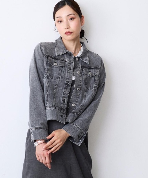 COMMON+HAUS(コモンハウス)の「クロップドデニムジャケット(デニムジャケット・レディース・ブラック/ブルー・FREE)」の2枚目の写真
