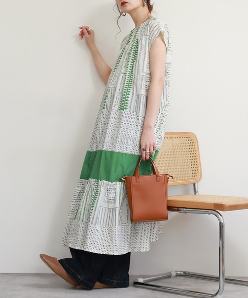 KILKI(キルキー)の「kilki 総柄ノースリーブワンピース(ワンピース・レディース・ホワイト×グリーン/ブラック×グリーン・FREE)」の2枚目の写真