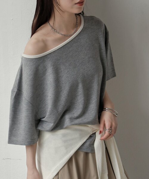 COLONY 2139（コロニートゥーワンスリーナイン）の「【2WAY】パイピングシアー半袖Tシャツ（Tシャツ/カットソー・レディース・グレー/ホワイト/サックスブルー・FREE）」の2枚目の写真