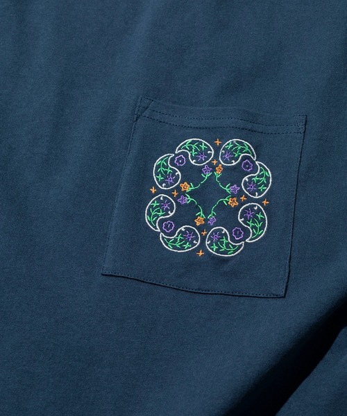 go slow caravan(ゴースローキャラバン)の「USA/C ペイズリー ゆったり TEE(Tシャツ/カットソー・メンズ・ネイビー/ホワイト・MEDIUM/SMALL/X-LARGE/LARGE)」の4枚目の写真