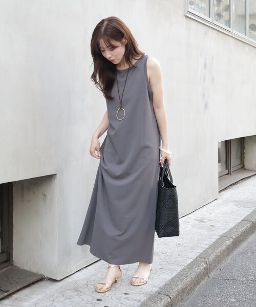 le.coeur blanc(ルクールブラン)の「《WEB限定アイテム》ノーマイルカットジャージータンクワンピース(ワンピース・レディース・ブラウン/チャコールグレー/ブラック・38)」の14枚目の写真