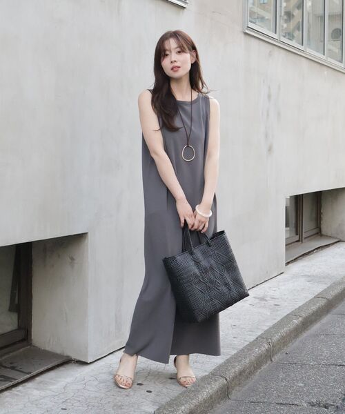 le.coeur blanc(ルクールブラン)の「《WEB限定アイテム》ノーマイルカットジャージータンクワンピース(ワンピース・レディース・ブラウン/チャコールグレー/ブラック・38)」の19枚目の写真