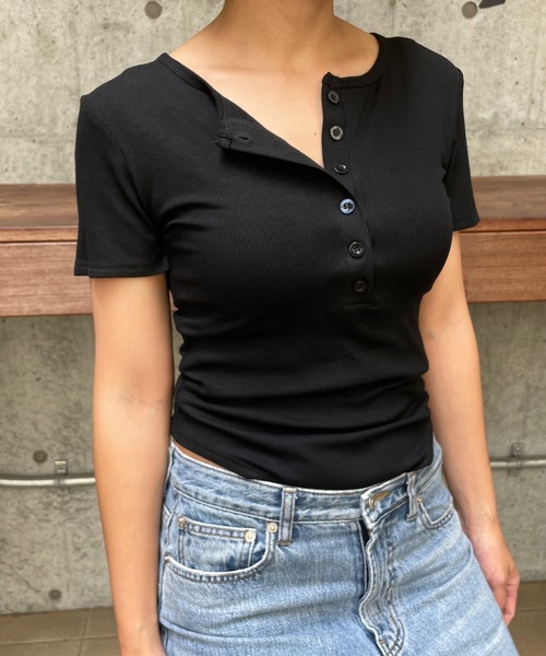 ROGER AND RAW(ロジャーアンドロウ)の「ヘンリーネック ボディースーツ半袖トップス(Tシャツ/カットソー・レディース・ブラウン/ホワイト/ブラック/グレー・FREE)」の11枚目の写真