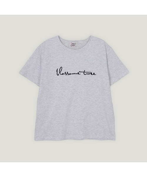 TWEE（トゥウィー）の「ポエジビッグレタリング刺繍Tシャツ（Tシャツ/カットソー・レディース・オリーブ/アイボリー/グレー/マジェンタ/チャコール/ネイビー/ピンク・FREE）」の2枚目の写真