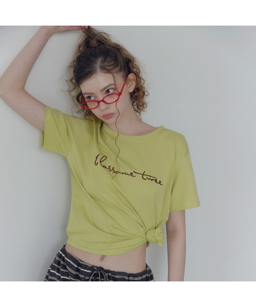 TWEE（トゥウィー）の「ポエジビッグレタリング刺繍Tシャツ（Tシャツ/カットソー・レディース・オリーブ/アイボリー/グレー/マジェンタ/チャコール/ネイビー/ピンク・FREE）」の4枚目の写真