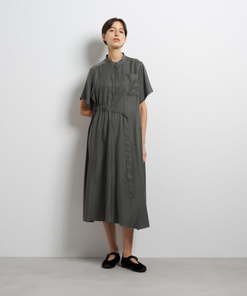 LANVIN en Bleu(ランバンオンブルー)の「キュプラツイルドロストベルトワンピース(ワンピース・レディース・ネイビー/グレー・36/38)」の3枚目の写真