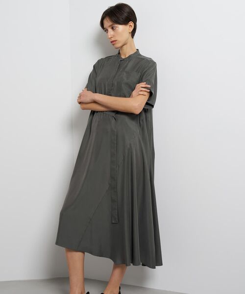 LANVIN en Bleu(ランバンオンブルー)の「キュプラツイルドロストベルトワンピース(ワンピース・レディース・ネイビー/グレー・36/38)」の6枚目の写真