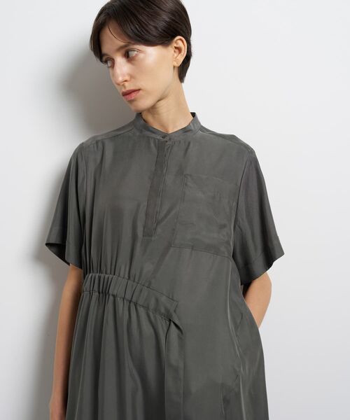 LANVIN en Bleu(ランバンオンブルー)の「キュプラツイルドロストベルトワンピース(ワンピース・レディース・ネイビー/グレー・36/38)」の9枚目の写真