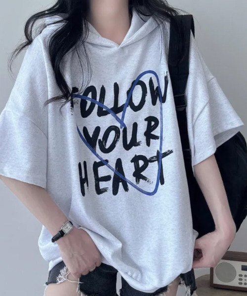 VIVID LADY（ビビッドレディー）の「ハート&英字プリント 半端袖 フーディートップス（Tシャツ/カットソー・レディース・ライトグレー/ブラック/グレー・FREE）」の13枚目の写真