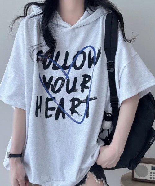 VIVID LADY（ビビッドレディー）の「ハート&英字プリント 半端袖 フーディートップス（Tシャツ/カットソー・レディース・ライトグレー/ブラック/グレー・FREE）」の12枚目の写真