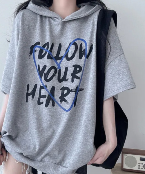 VIVID LADY（ビビッドレディー）の「ハート&英字プリント 半端袖 フーディートップス（Tシャツ/カットソー・レディース・ライトグレー/ブラック/グレー・FREE）」の10枚目の写真