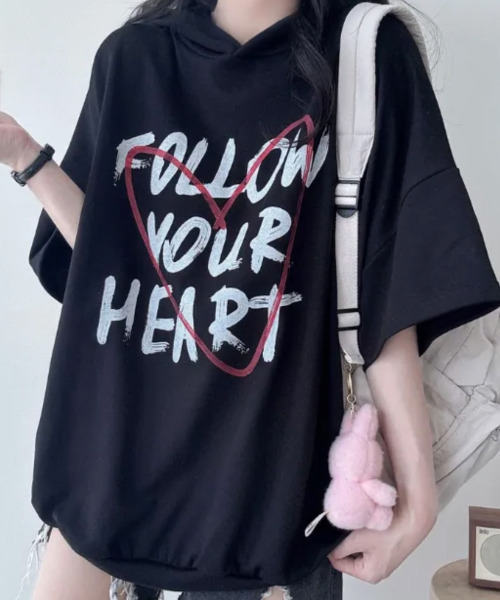 VIVID LADY（ビビッドレディー）の「ハート&英字プリント 半端袖 フーディートップス（Tシャツ/カットソー・レディース・ライトグレー/ブラック/グレー・FREE）」の5枚目の写真