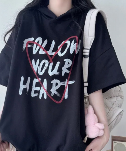VIVID LADY（ビビッドレディー）の「ハート&英字プリント 半端袖 フーディートップス（Tシャツ/カットソー・レディース・ライトグレー/ブラック/グレー・FREE）」の4枚目の写真