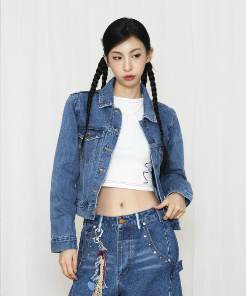 RuNaKi'Hu'(ルナキフ)の「WXJ002 ホットフィックスヴィンテージウォッシュデニムジャケット (ブルー)(デニムジャケット・レディース・その他・2/1)」の2枚目の写真