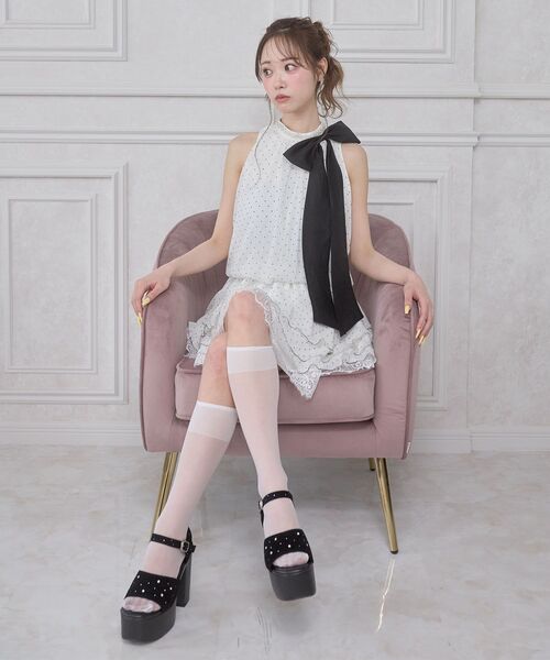 MAJESTIC LEGON(マジェスティックレゴン)の「ビジューネックアメスリミニワンピ(ワンピース・レディース・ホワイト系その他2/ブラック系その他2/ホワイト系その他・MEDIUM)」の7枚目の写真