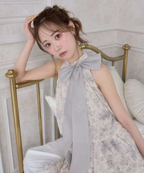 MAJESTIC LEGON(マジェスティックレゴン)の「ビジューネックアメスリミニワンピ(ワンピース・レディース・ホワイト系その他2/ブラック系その他2/ホワイト系その他・MEDIUM)」の15枚目の写真