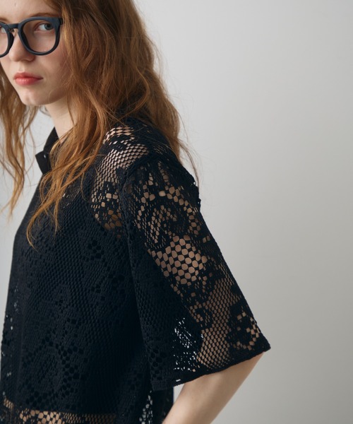 Crisp(クリスプ)の「flower lace polo tops / フラワーレースポロトップス(シャツ/ブラウス・レディース・アイボリー/ブラック・FREE)」の7枚目の写真