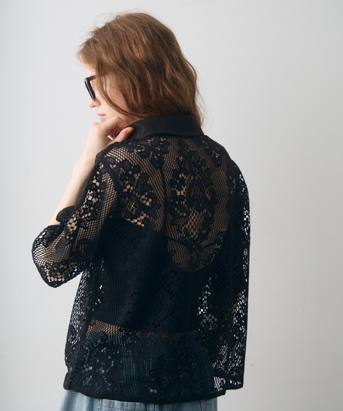 Crisp(クリスプ)の「flower lace polo tops / フラワーレースポロトップス(シャツ/ブラウス・レディース・アイボリー/ブラック・FREE)」の5枚目の写真