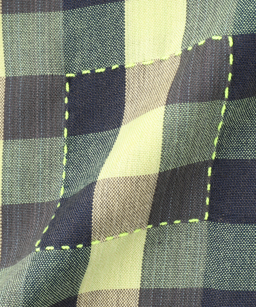 JOURNAL STANDARD（ジャーナルスタンダード）の「KALM / カーム Contrast Stitch Pah-Kaow Mah camp shirt（シャツ/ブラウス・メンズ・グリーン/ピンク・MEDIUM/SMALL）」の3枚目の写真