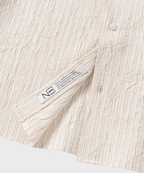 NONBLANK(ノンブランク)の「クリーズストライプクロップHSシャツ_BEIGE STRIPE(シャツ/ブラウス・メンズ・ベージュ・SMALL/MEDIUM/LARGE/X-LARGE)」の10枚目の写真