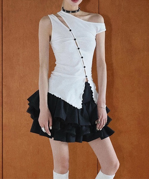 chuclla(チュクラ)の「アシンメトリーデザイントップス CTW26s019(Tシャツ/カットソー・レディース・ホワイト/ブラック・FREE)」の15枚目の写真