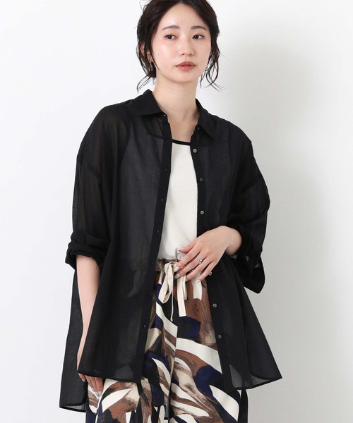 Gready Brilliant(グレディブリリアン)の「綿ボイルシアーシャツ(シャツ/ブラウス・レディース・ブラック/イエロー/サックスブルー・38)」の1枚目の写真