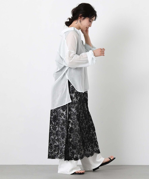 Gready Brilliant(グレディブリリアン)の「綿ボイルシアーシャツ(シャツ/ブラウス・レディース・ブラック/イエロー/サックスブルー・38)」の13枚目の写真