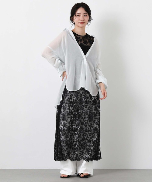 Gready Brilliant(グレディブリリアン)の「綿ボイルシアーシャツ(シャツ/ブラウス・レディース・ブラック/イエロー/サックスブルー・38)」の15枚目の写真