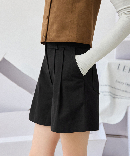 LEFTSEOUL（レフトソウル）の「コットンツーピンタックショーツ[ブラック]（その他パンツ・レディース・ブラック・SMALL/MEDIUM）」の2枚目の写真