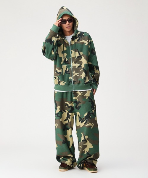 Champion(チャンピオン)の「【別注】Champion / リバースウィーブ(R)カモ ワイド パンツ(スウェットパンツ・メンズ・カモフラージュ・LARGE/MEDIUM/SMALL/X-LARGE)」の2枚目の写真