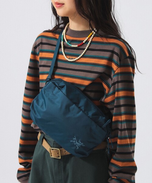 ARC'TERYX(アークテリクス)の「ARC'TERYX / Heliad Crossbody(ボディバッグ/ウエストポーチ・レディース・ピンク/オリーブ/ベージュ/インディゴブルー・ONE SIZE)」の1枚目の写真